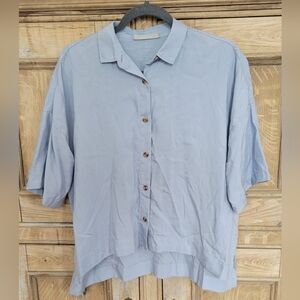 Everlane Light Blue Button Down Shirt